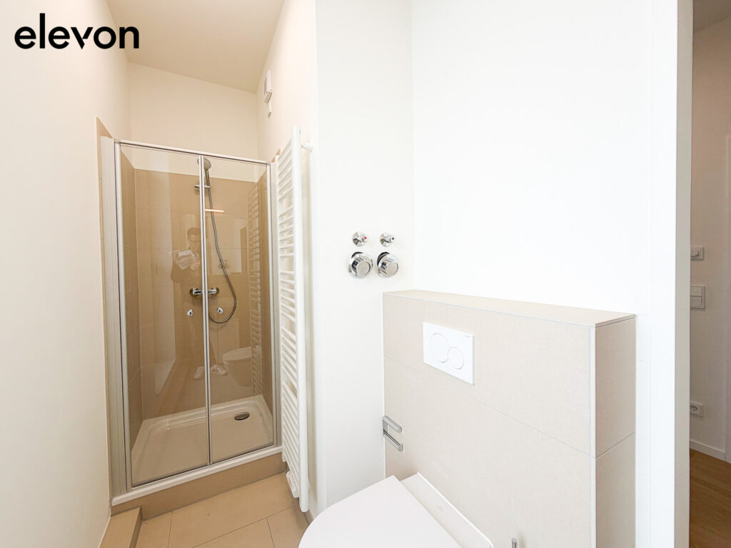 Voll möbliert und in bester Lage - Stilvoll eingerichtetes 1-Zimmer-Apartment im elevon! - Photo 4