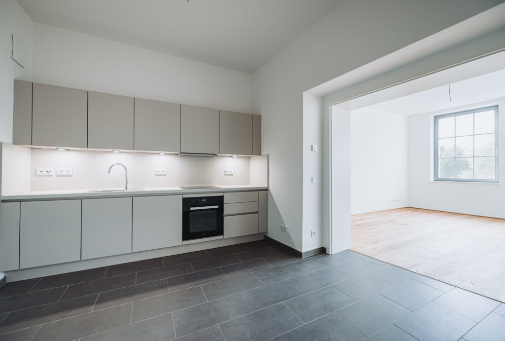 Erstbezug in Neubau: 3-Zimmer-Wohnung mit moderner Einbauküche - Photo 3