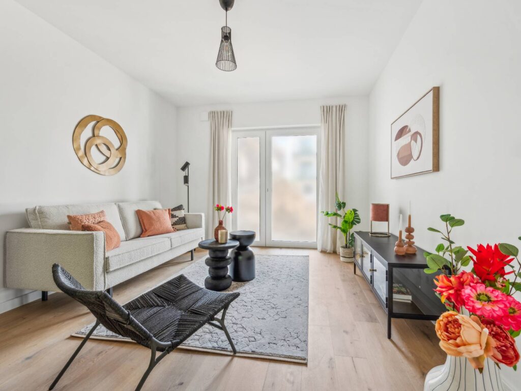 Weitläufige 2-Zimmer-Wohnung mit Loggia für moderne Ansprüche - Photo 2