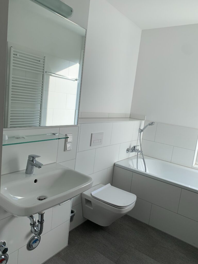 Familien aufgepasst! 4 Zimmer Wohnung mit Terrasse und Einbauküche - Foto 4