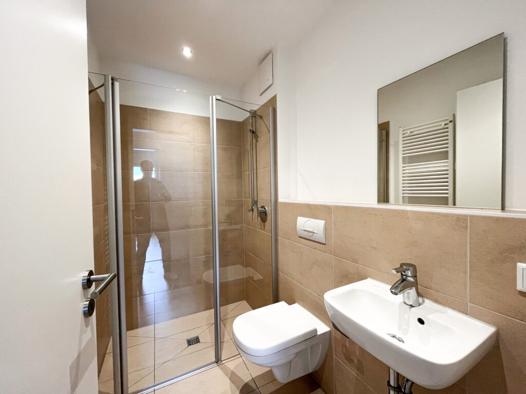 Moderne 3-Zimmer-Erdgeschossohnung mit EBK und großer Südterrasse - Foto 3