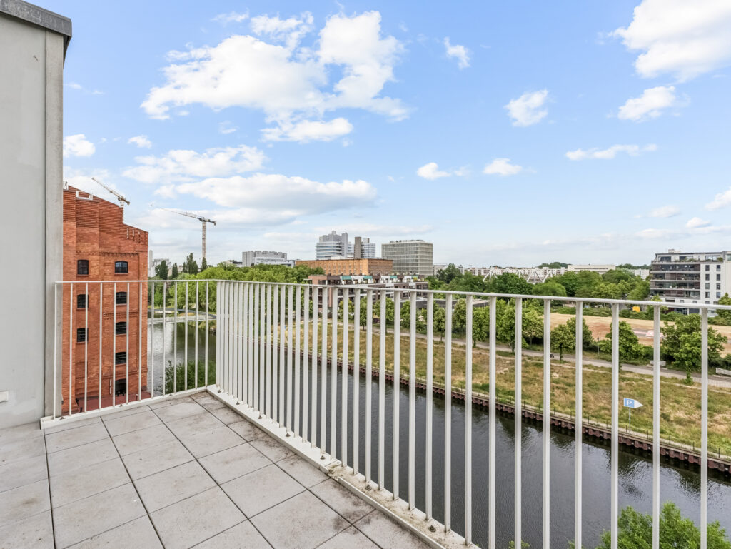Urbanes Wohnen am Wasser – 3-Zimmer-Wohnung mit Spreeblickanteil & zwei Balkonen - Photo 4