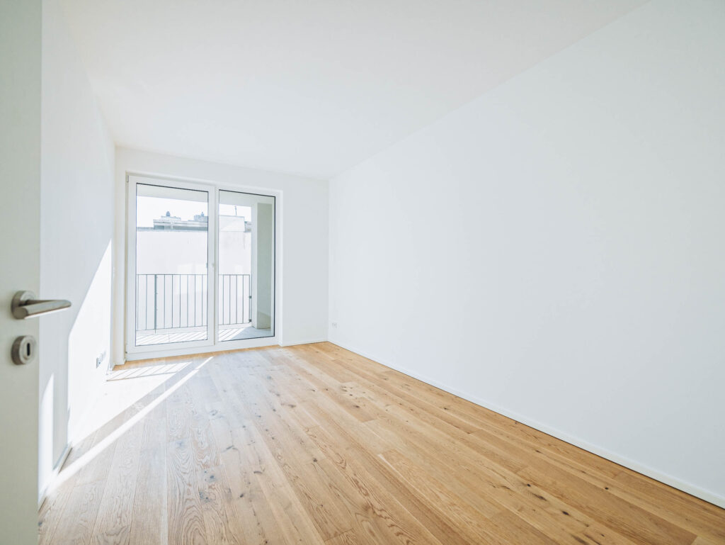 Elegante Neubau-Wohnung: 4-Zimmer mit zwei Balkonen und stilvoller Einbauküche - Photo 3