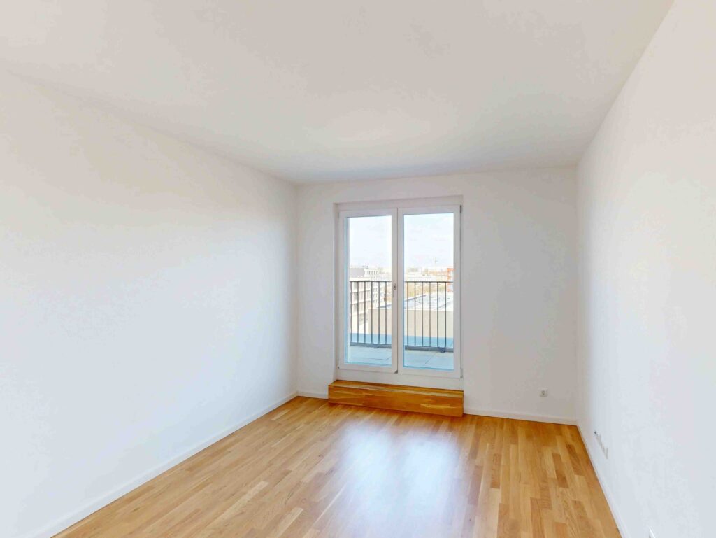 Wohnen mit Anspruch: 4 Zimmer, Terrasse & zwei Bäder - Photo 2