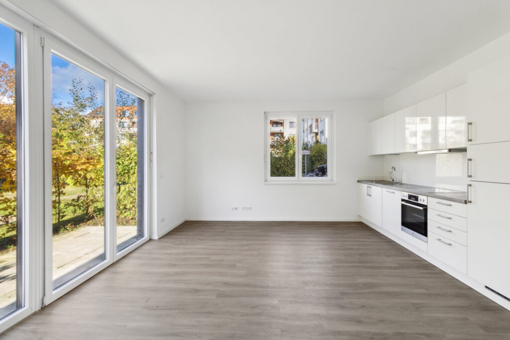Stilvoller Neubau: Erdgeschosswohnung mit 3 Zimmern in naturnaher Umgebung - Photo 4