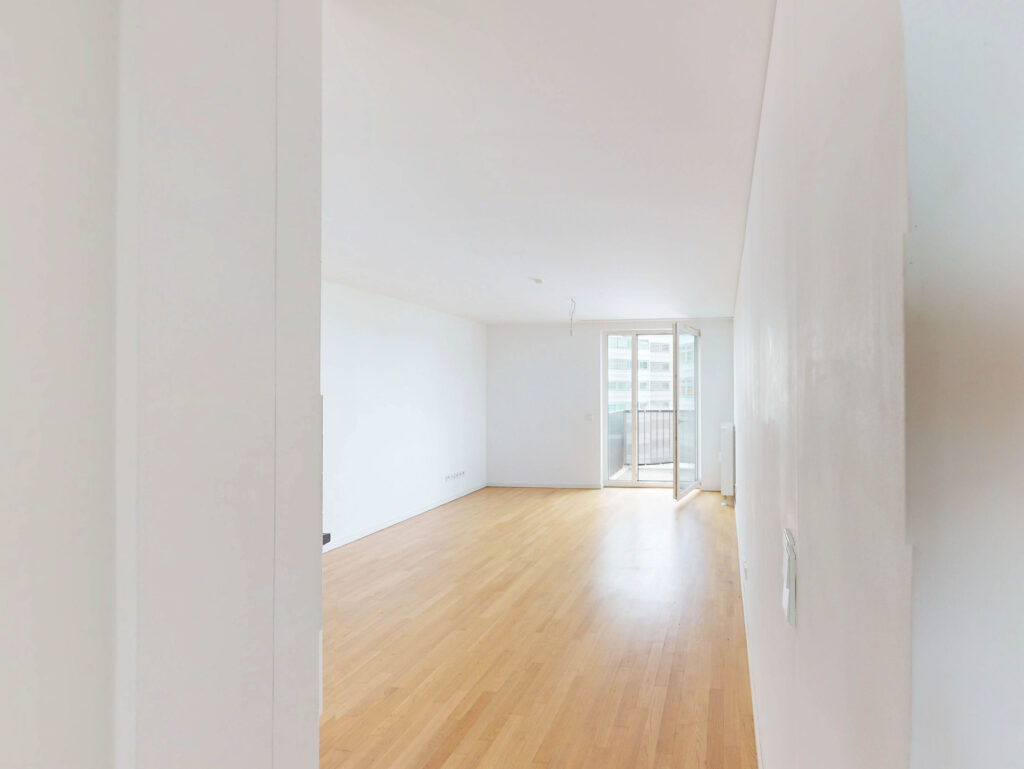 Zentrale Lage: 4-Zimmer Wohnung mit 2 Balkonen! - Photo 1