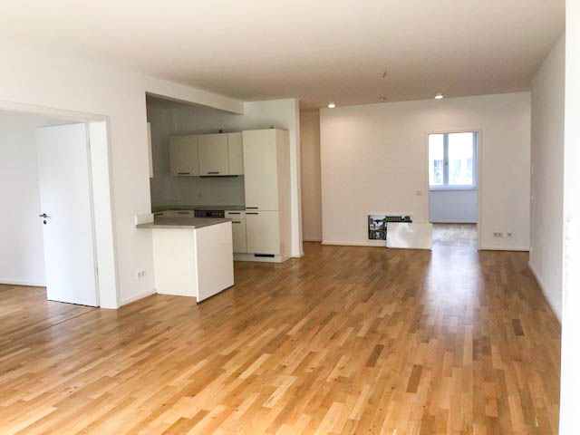 Perfekt für Familien: 5 Zimmer mit Terrasse in ruhiger Innenhoflage - Photo 1