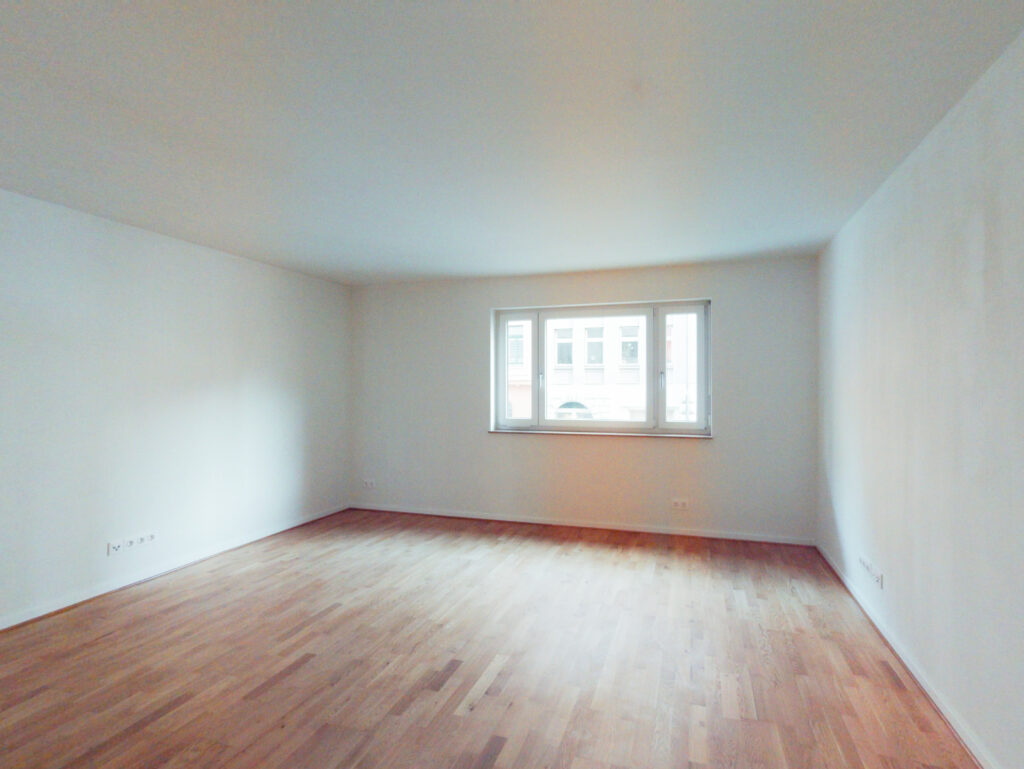 Ideal für junge Familien und Paare: 3 Zimmer mit Innenhofbalkon - Photo 1
