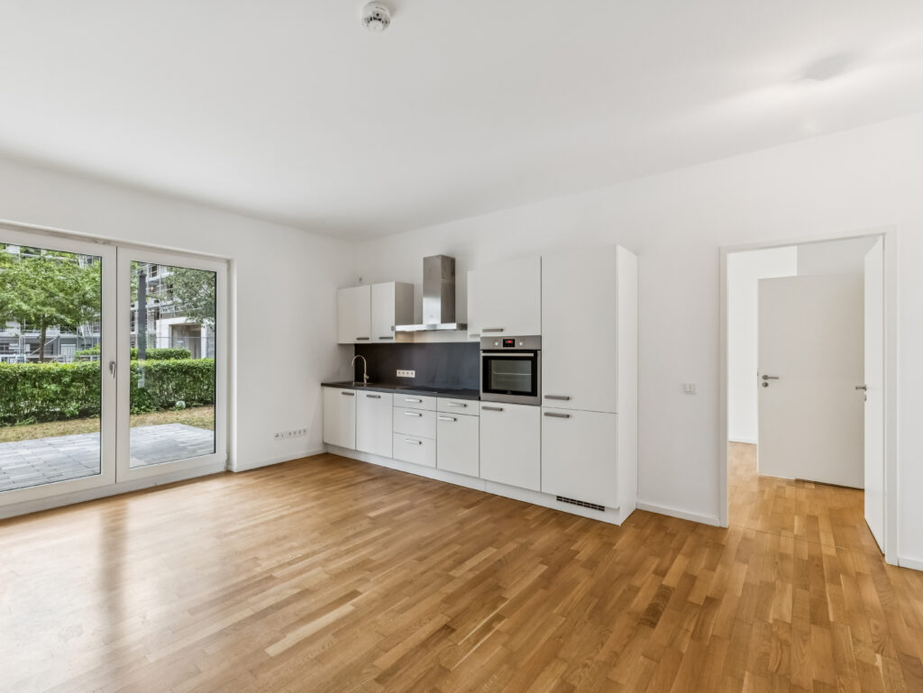 Wohnen auf 2 Ebenen mit großzügigem Raum mit extra hohen Decken - Foto 2
