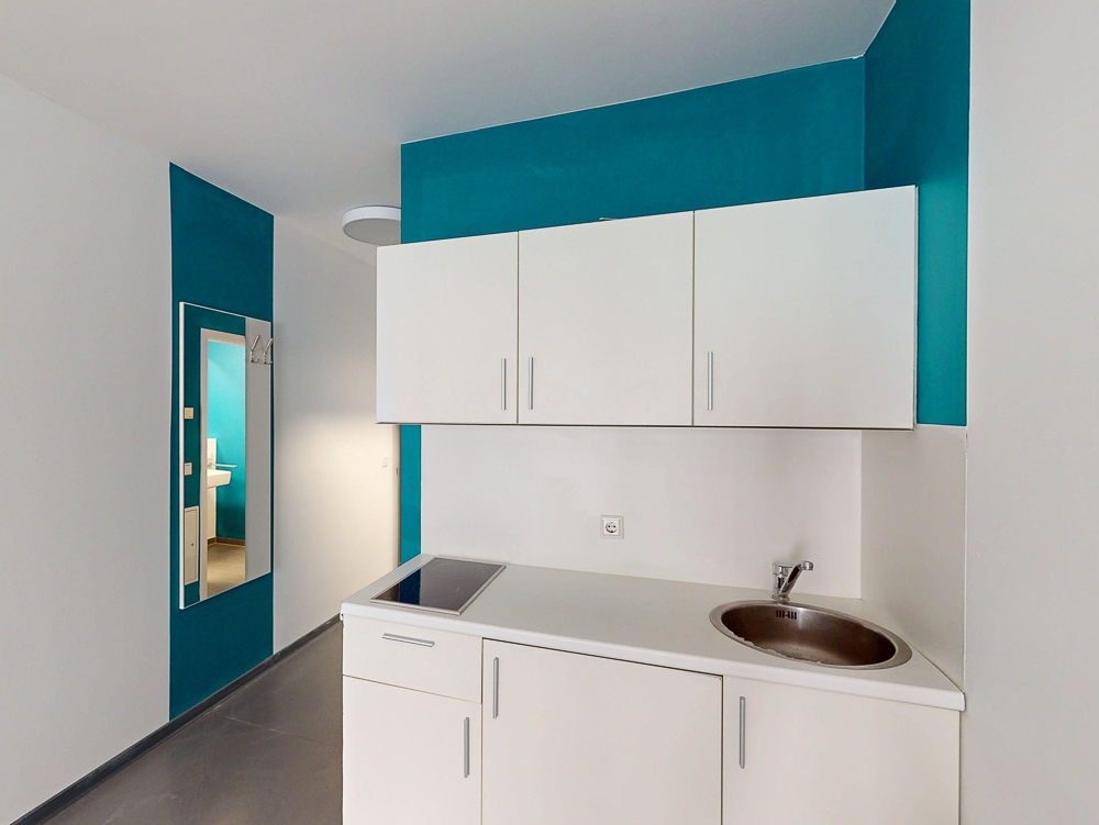 Für Studenten - Möbliertes 1-Zimmer-Apartment mit Einbauküche und kleiner Terrasse - Photo 2