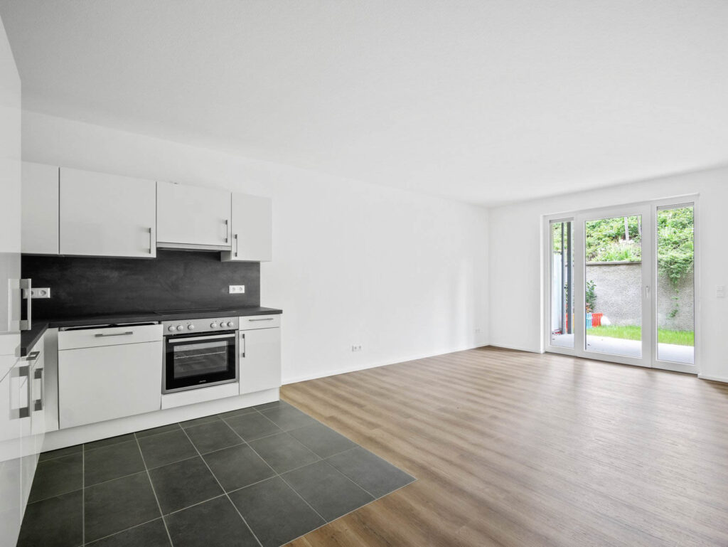Komfortable Wohnung mit Balkon und EBK! - Foto 1