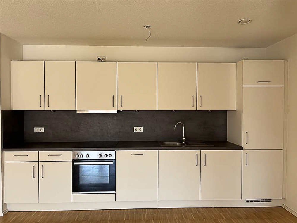 Helle 2-Zimmer Wohnung mit Ankleidezimmer, EBK und Balkon - Photo 3