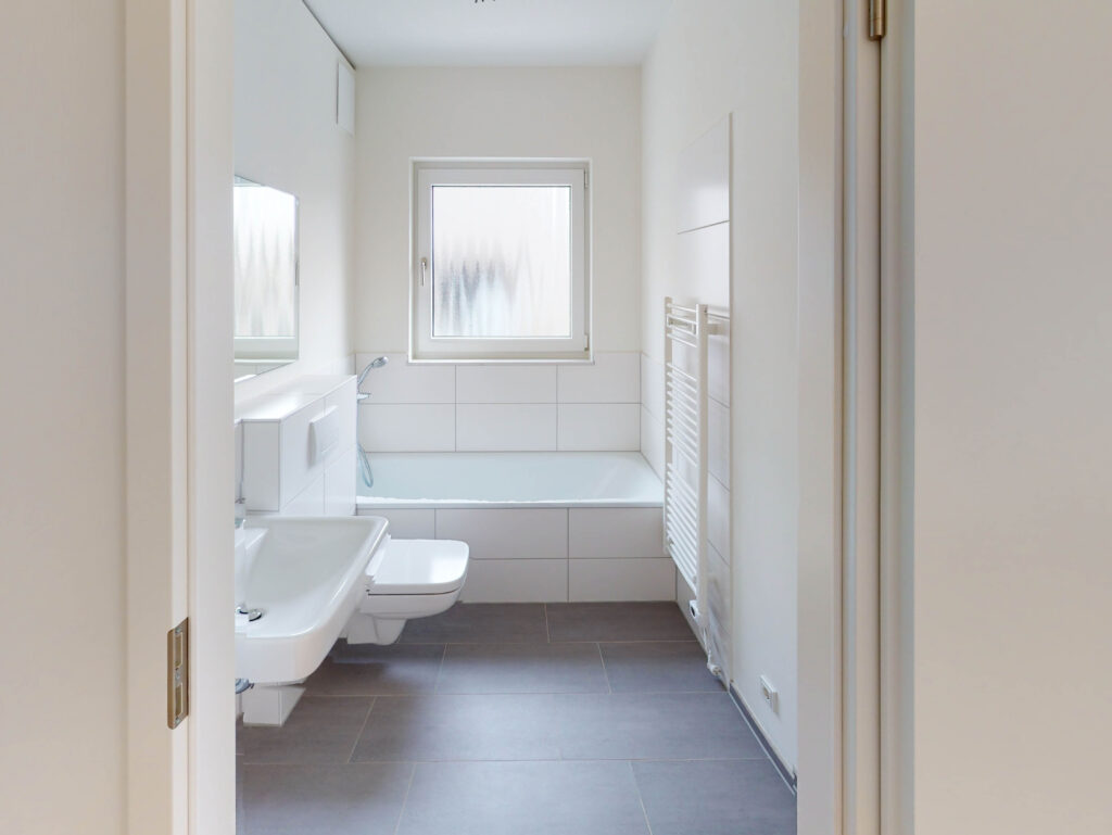 Familien aufgepasst: moderne 5 Zimmer Wohnung mit Terrasse zu vermieten! - Photo 4
