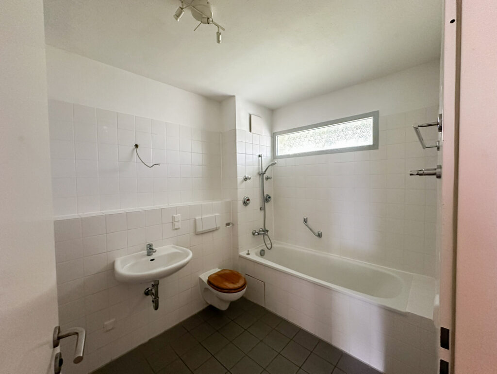 Modernisiert & charmant: 2-Zimmer Wohnung mit Altbauflair - Foto 3