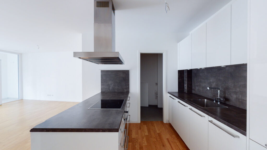 Modern Wohnen in Sachsenhausen! 4-Zimmer-Wohnung mit EBK und Balkon - Photo 5