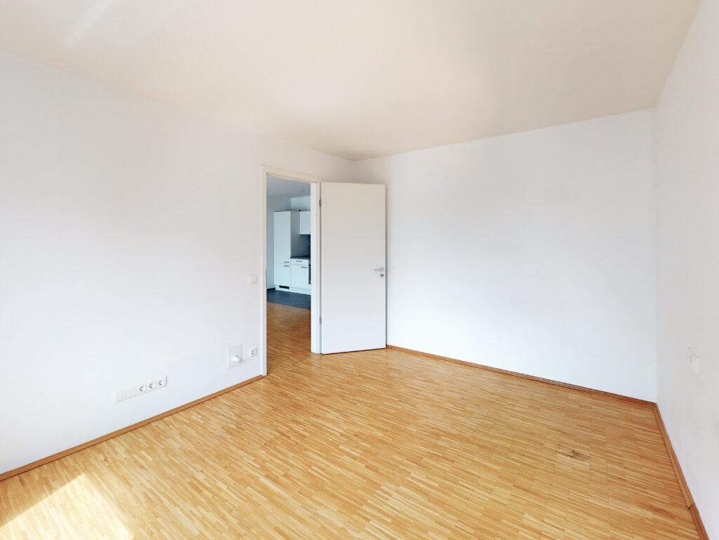 Helle 2-Zimmer-Wohnung mit Balkon und offener Küche - Foto 1