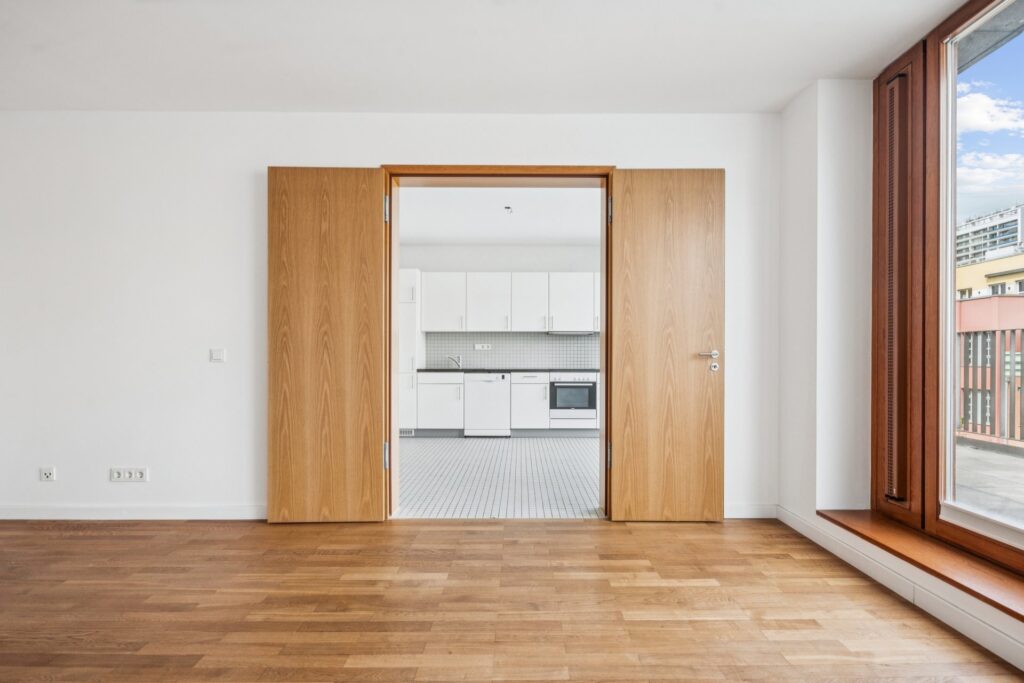 Lichtdurchflutete 2-Zimmer-Wohnung in begehrter Lage mit Dachterrasse - Foto 4