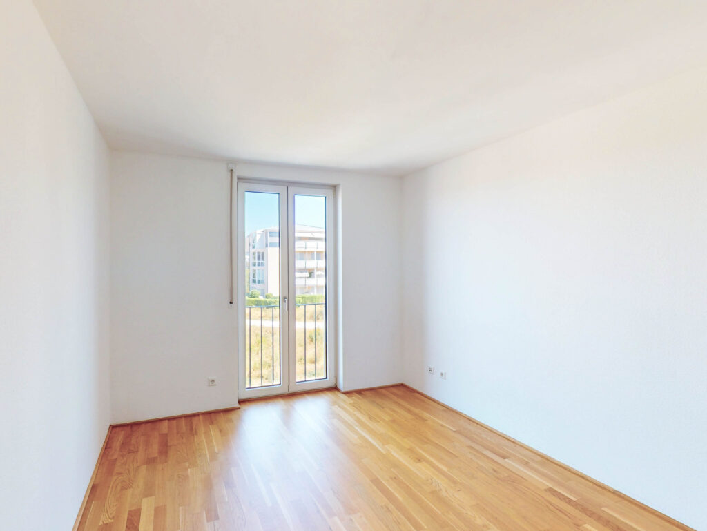 Ankommen in den Arkaden: Stilvolle 3-Zimmer-Wohnung mit Innenhof-Balkon - Photo 1