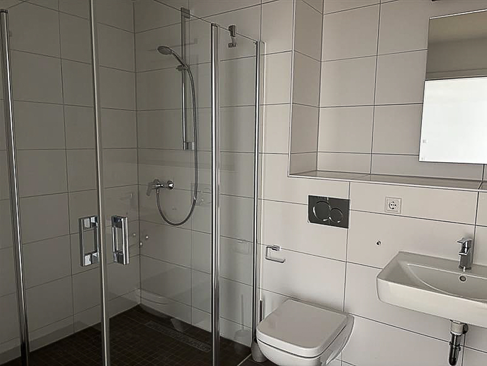Helle 2-Zimmer Wohnung mit Ankleidezimmer, EBK und Balkon - Photo 5