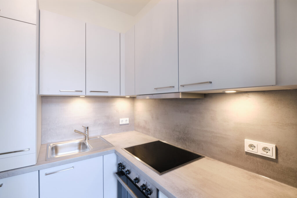 Moderne 1-Zimmerwohnung mit Einbauküche. - Photo 2