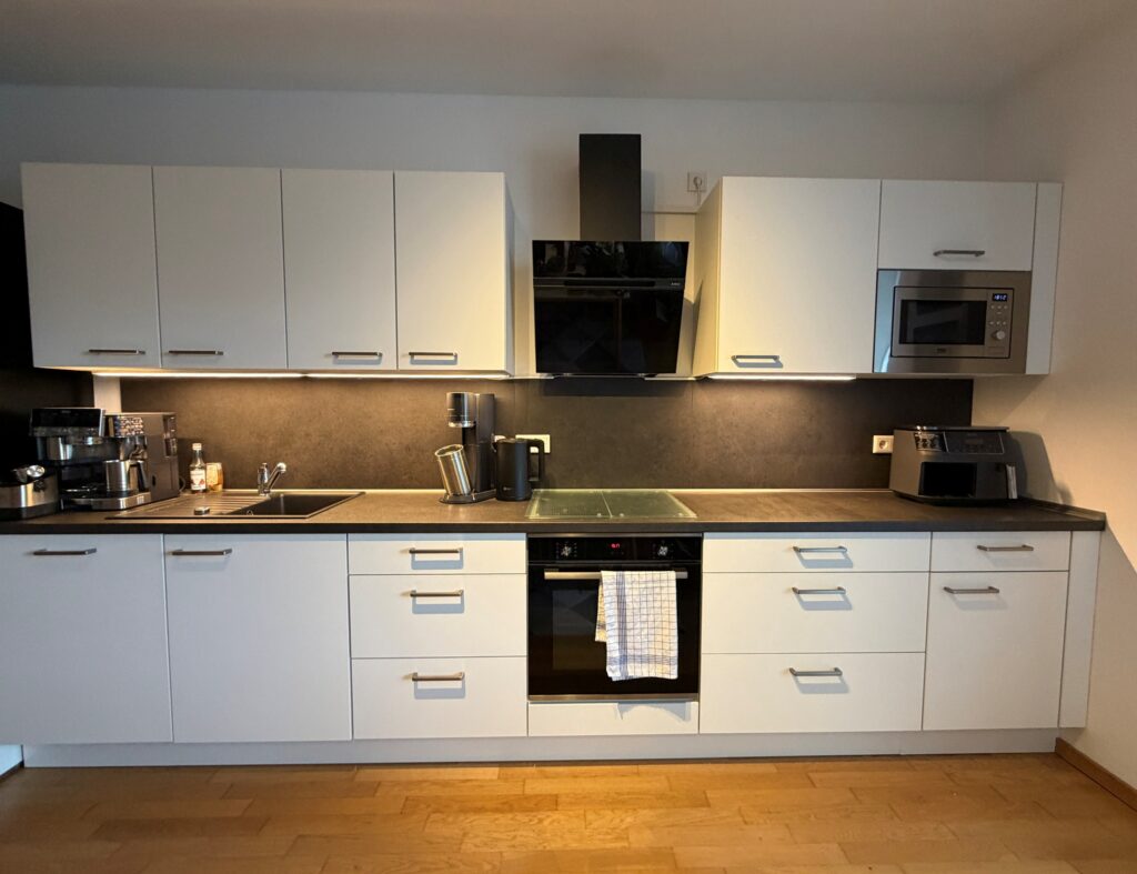 Moderne 3-Zimmer-Wohnung mit Loggia - Photo 3