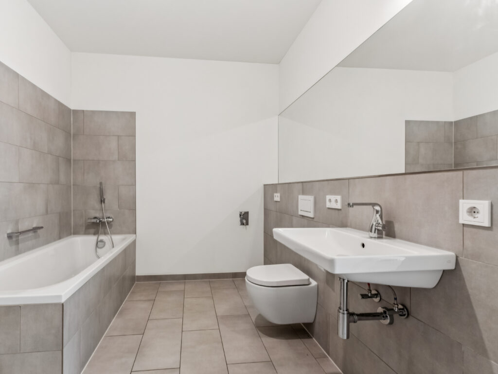 Urbanes Wohnen am Wasser – 3-Zimmer-Wohnung mit Spreeblickanteil & zwei Balkonen - Photo 2