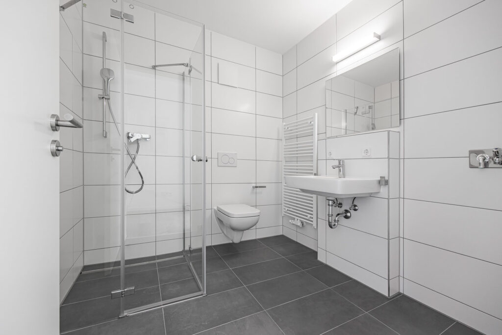 Helle 3 Zimmerwohnung mit Einbauküche und Balkon - Photo 3