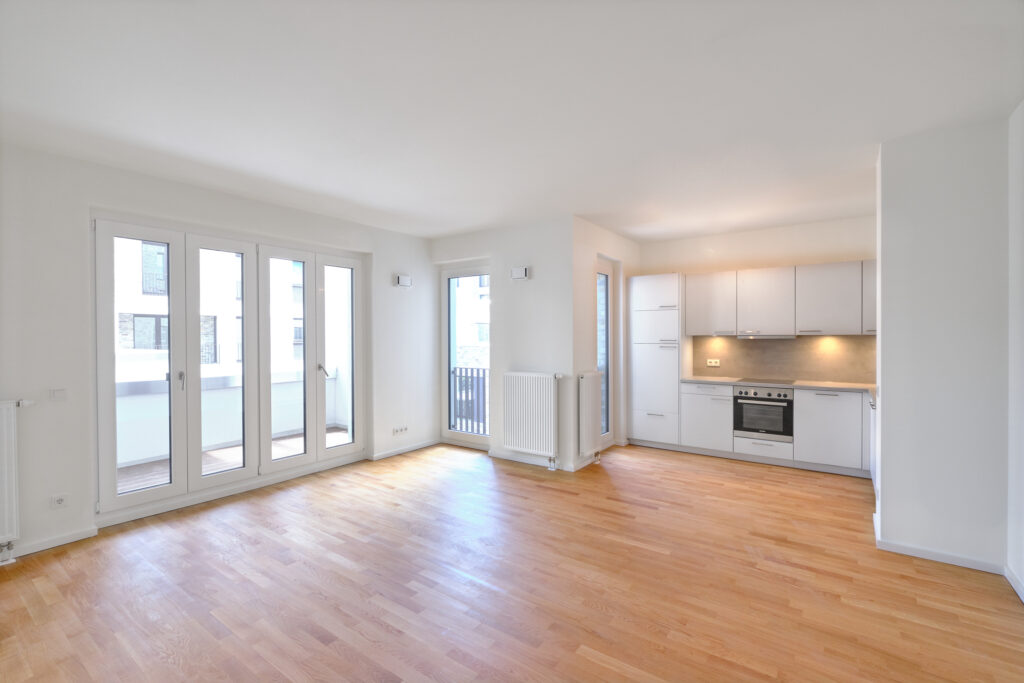 Moderne 2-Zimmerwohnung mit Einbauküche und Loggia - Photo 2