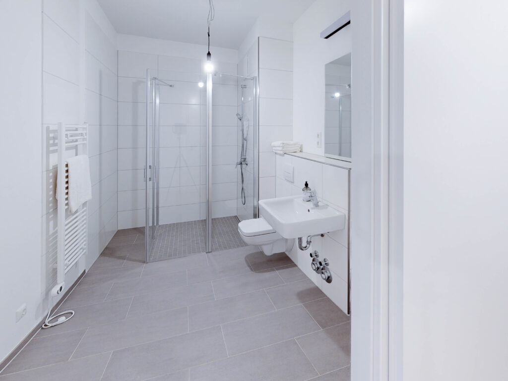 Großzügige 3 Zimmer Wohnung mit Terrasse und Einbauküche - Photo 3