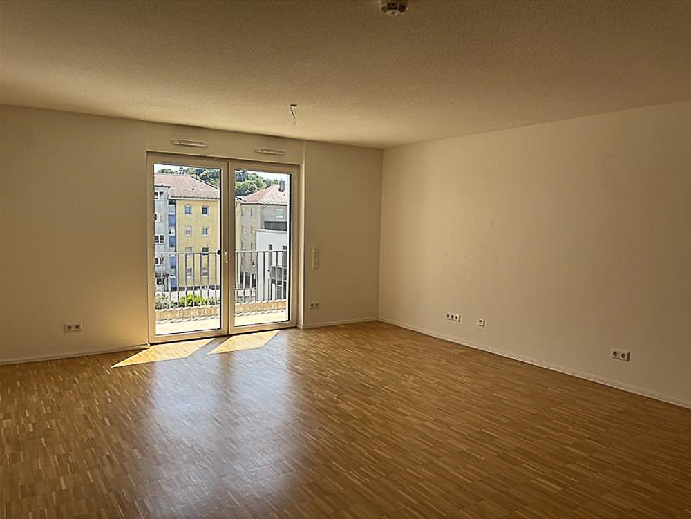 Helle 2-Zimmer Wohnung mit Ankleidezimmer, EBK und Balkon - Photo 2