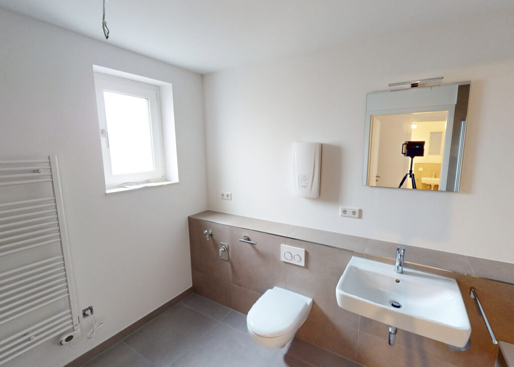 Harmonische 4-Zimmer-Wohnung mit großzügigem Wohnbereich und Balkon - Photo 3