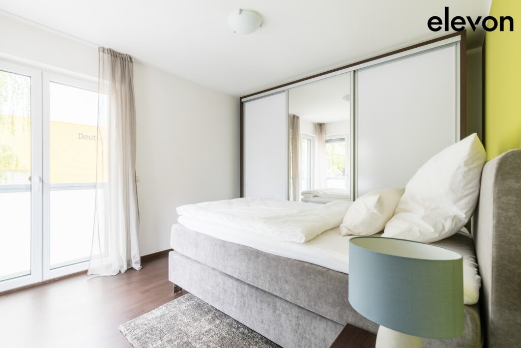 Großzügig und möbliert: 2-Zimmer-Wohnung im elevon - Photo 3