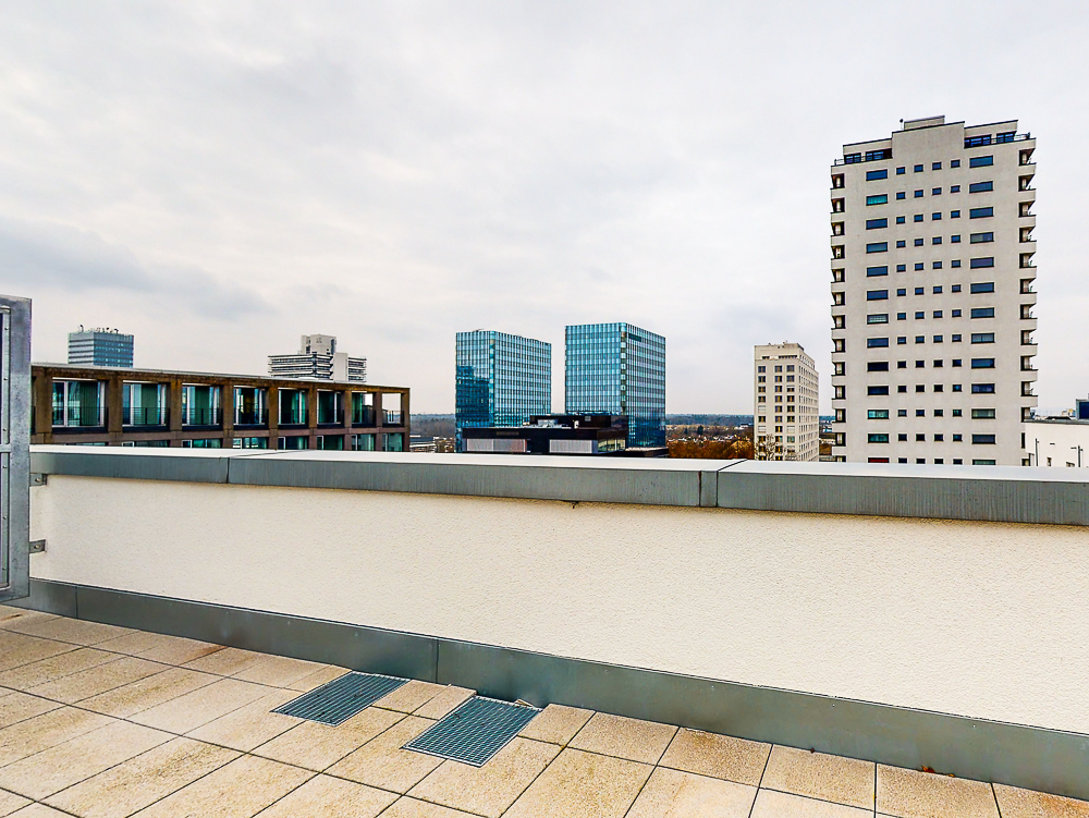 Paare aufgepasst! 2-Zimmer-Penthousewohnung mit 2 Dachterrassen und EBK - Photo 4