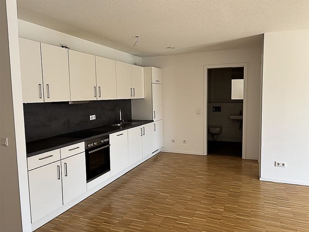 Helle 2-Zimmer Wohnung mit Ankleidezimmer, EBK und Balkon - Photo 4