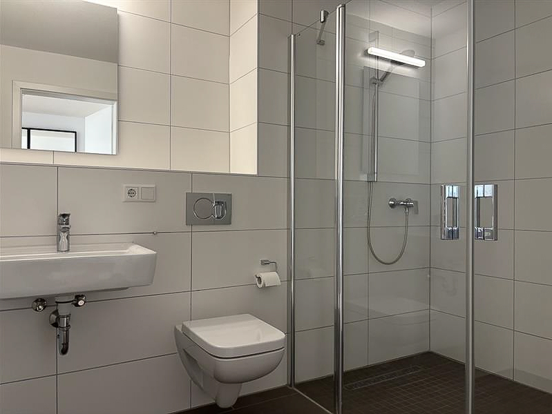 Charmante 3-Zimmer Erdgeschosswohnung mit EBK und Sonnenterrasse - Photo 4