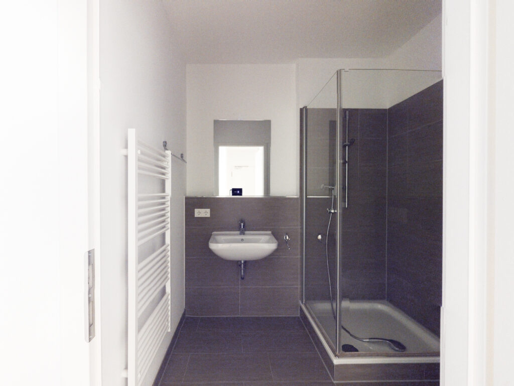 Moderne 2-Zimmer-Wohnung am Zollhafen - Photo 4