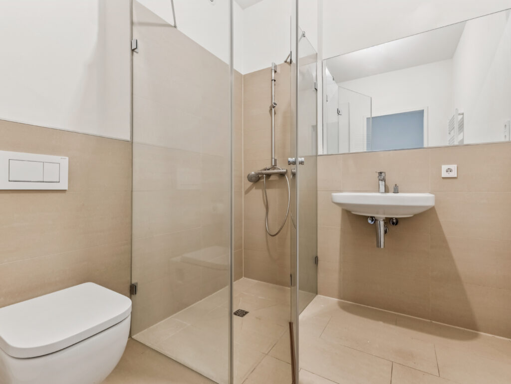 Großzügige Erdgeschosswohnung mit Terrasse & offenem Wohnbereich - Photo 5