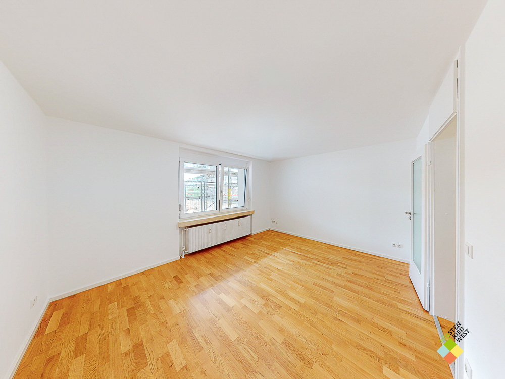 Helles 1-Zimmer-Studio mit hochwertiger Einbauküche - Foto 1