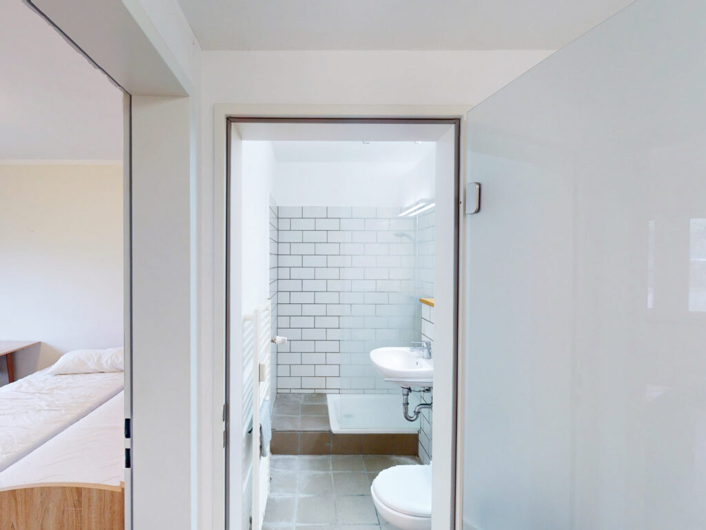 Möbliertes Zimmer in Frauen-WG in zentraler Lage für Studenten und Azubis - Foto 4