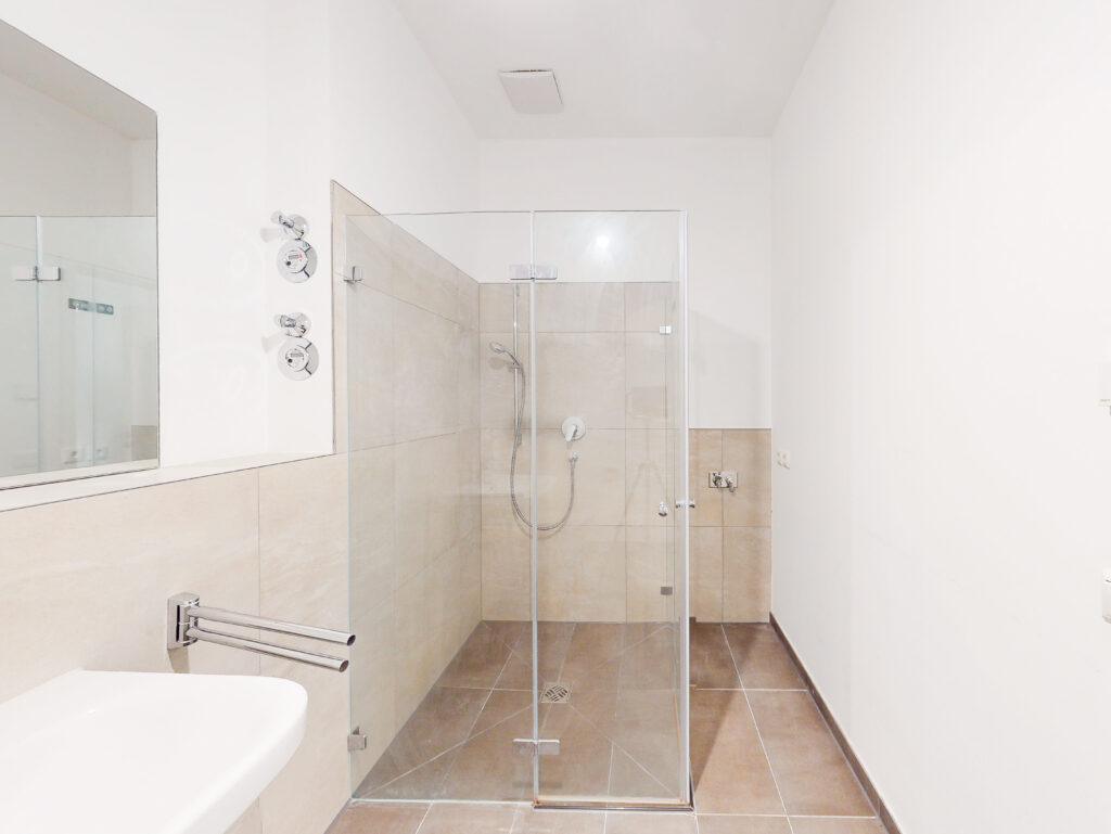 Attraktive 2-Zimmer-Wohnung mit EBK und Balkon - Photo 4