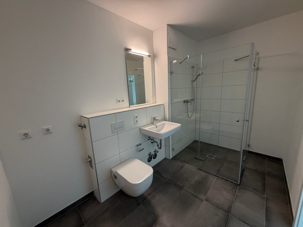 Helle 2-Zimmer-Wohnung mit EBK - Foto 3