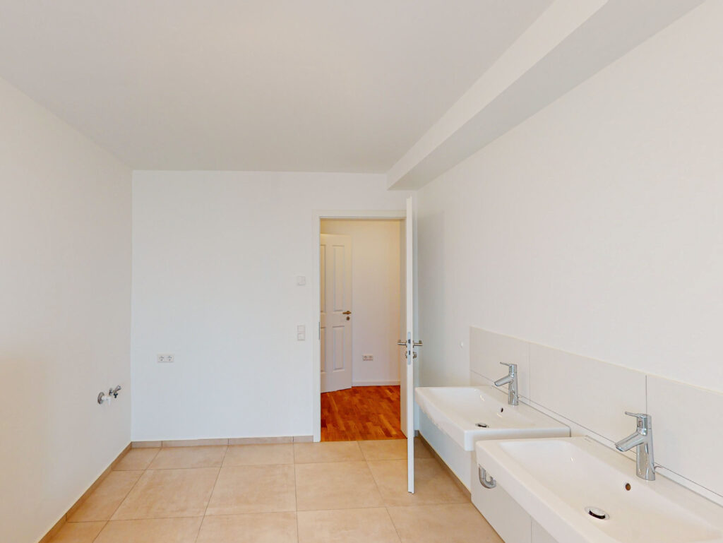 Perfekt für kleine Familien! Schöne 3-Zimmer-Wohnung mit Balkon in der Weststadt - Photo 2