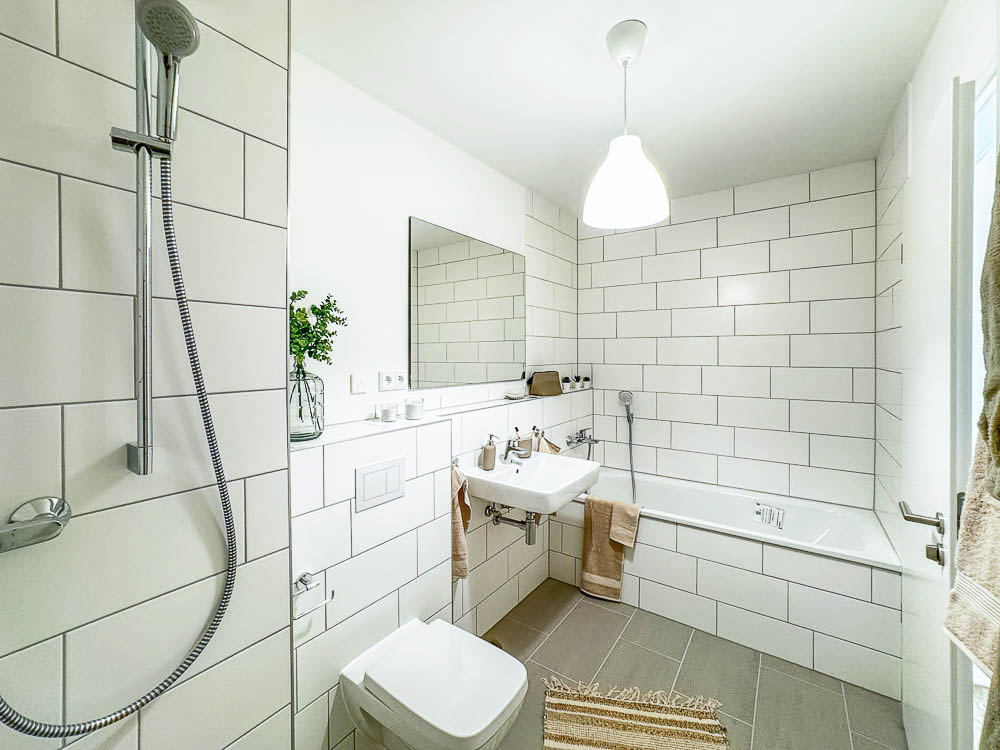 Neubau: Stilvolle 2-Zimmer-Wohnung mit Dachterrasse - Foto 1