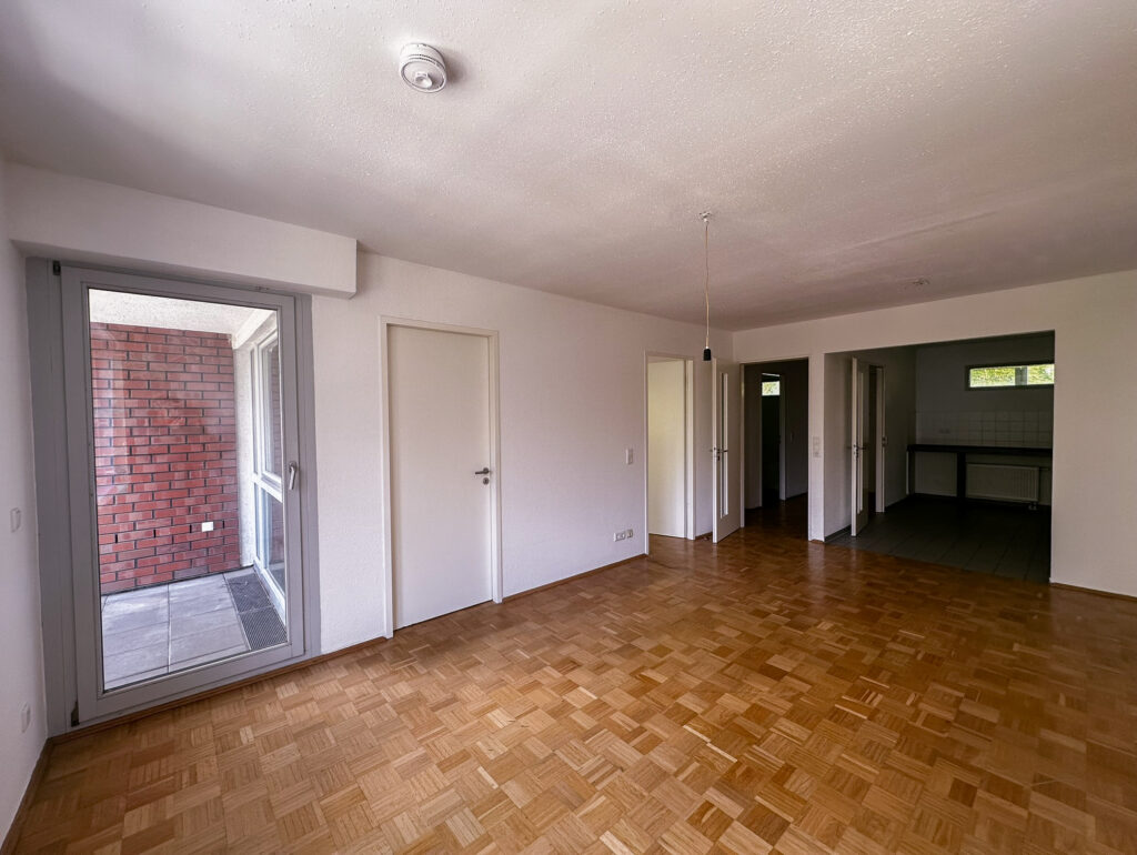 Modernisiert & charmant: 2-Zimmer Wohnung mit Altbauflair - Foto 1