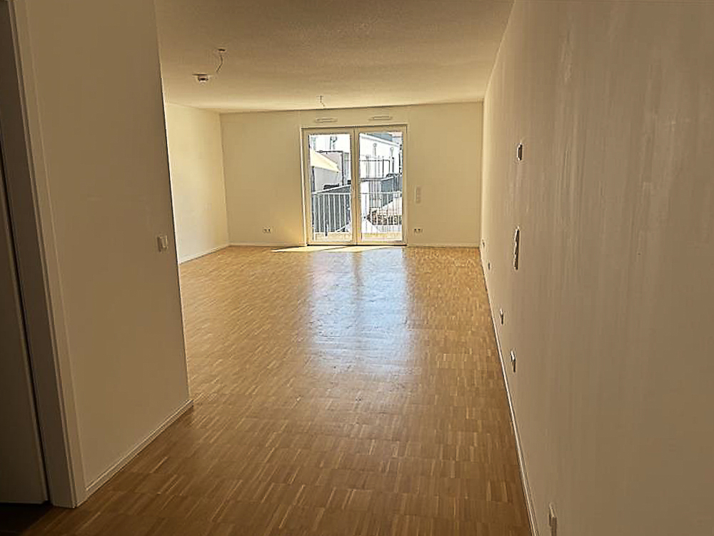 Helle 2-Zimmer Wohnung mit Ankleidezimmer, EBK und Balkon - Photo 1