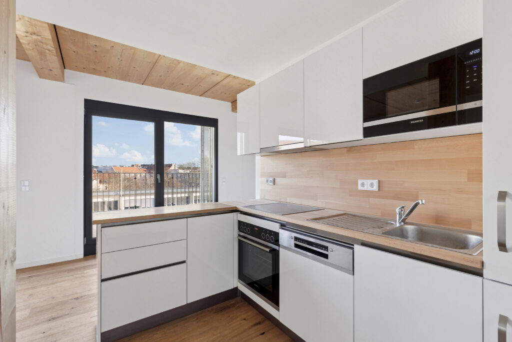 Exklusive 3-Zimmer-Dachgeschosswohnung mit Dachterrasse - Photo 2