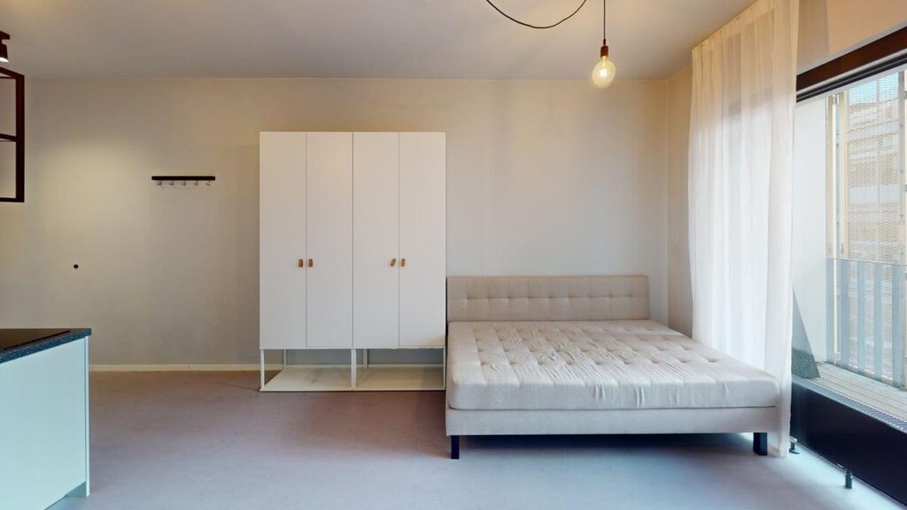 Furnished two-room apartment in central urban location - Photo 1