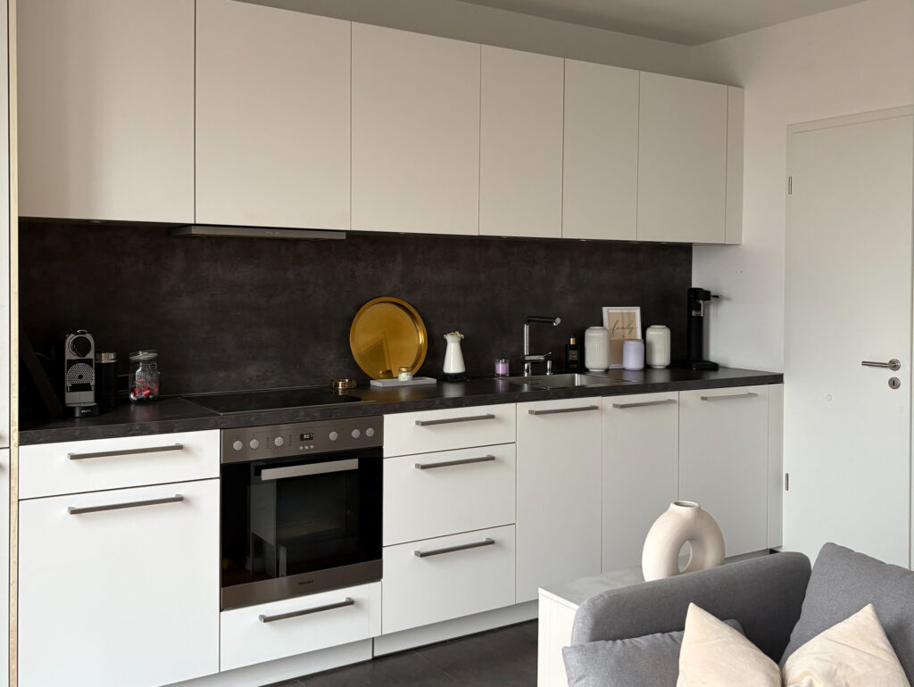 Helle 2-Zimmer-Wohnung mit zwei Balkonen und schönem Ausblick - Foto 3