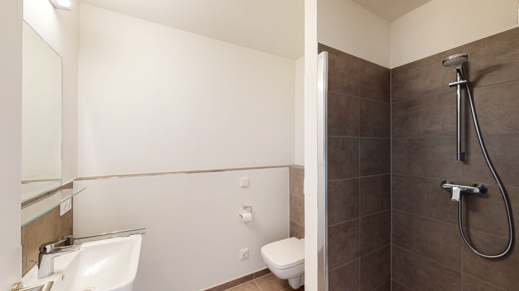 Familienfreundliche 4-Zimmer-Wohnung mit Innenhofbalkon - Photo 3