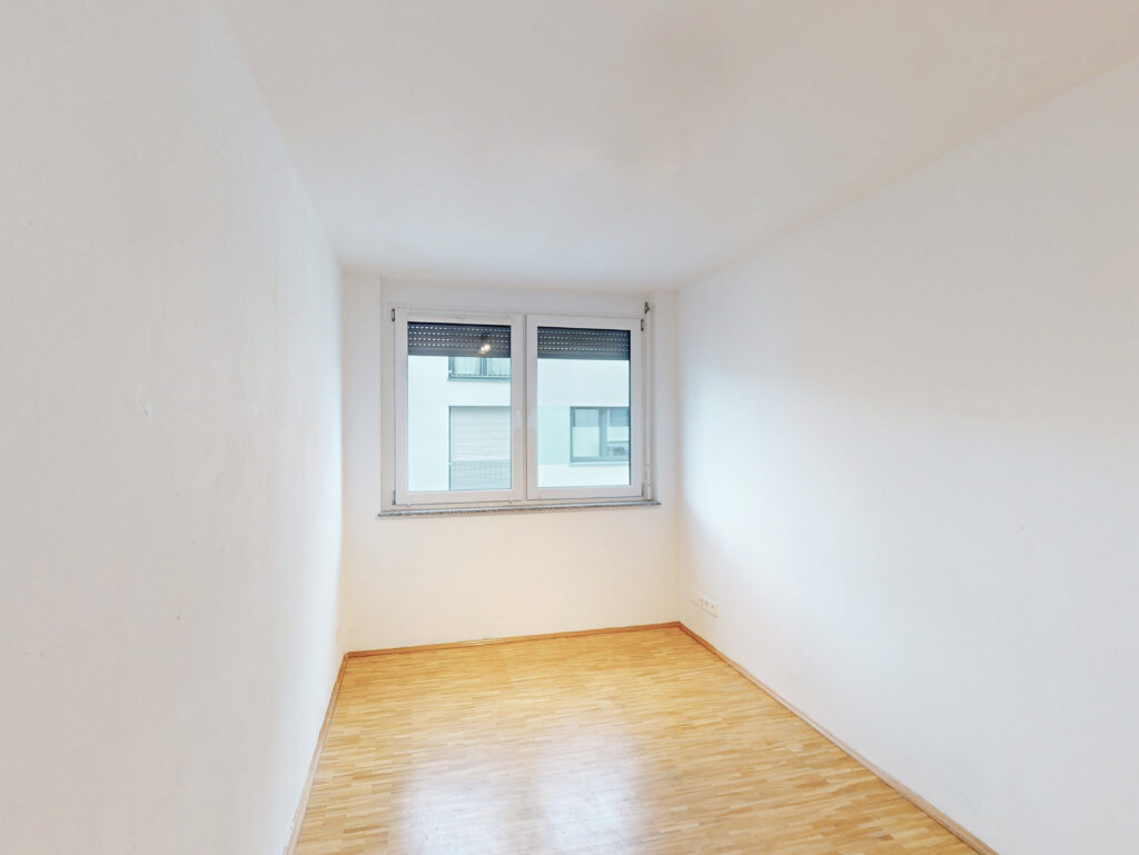 Geräumige 4-Zimmer-Wohnung mit Bad en suite und zwei Balkonen - Foto 2